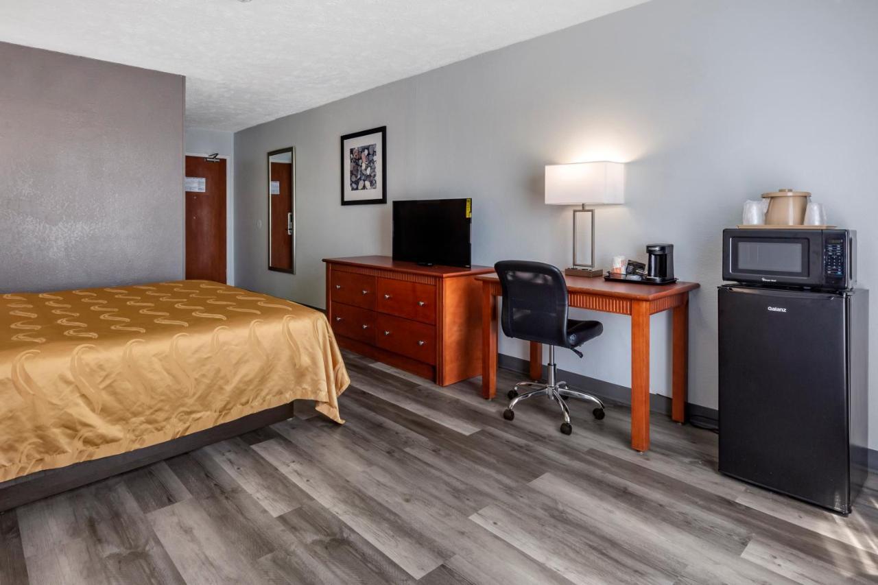 Quality Inn Fayetteville Near Fort Bragg Екстер'єр фото