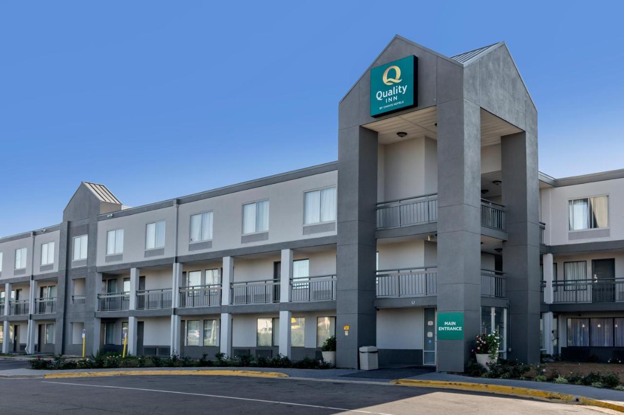 Quality Inn Fayetteville Near Fort Bragg Екстер'єр фото
