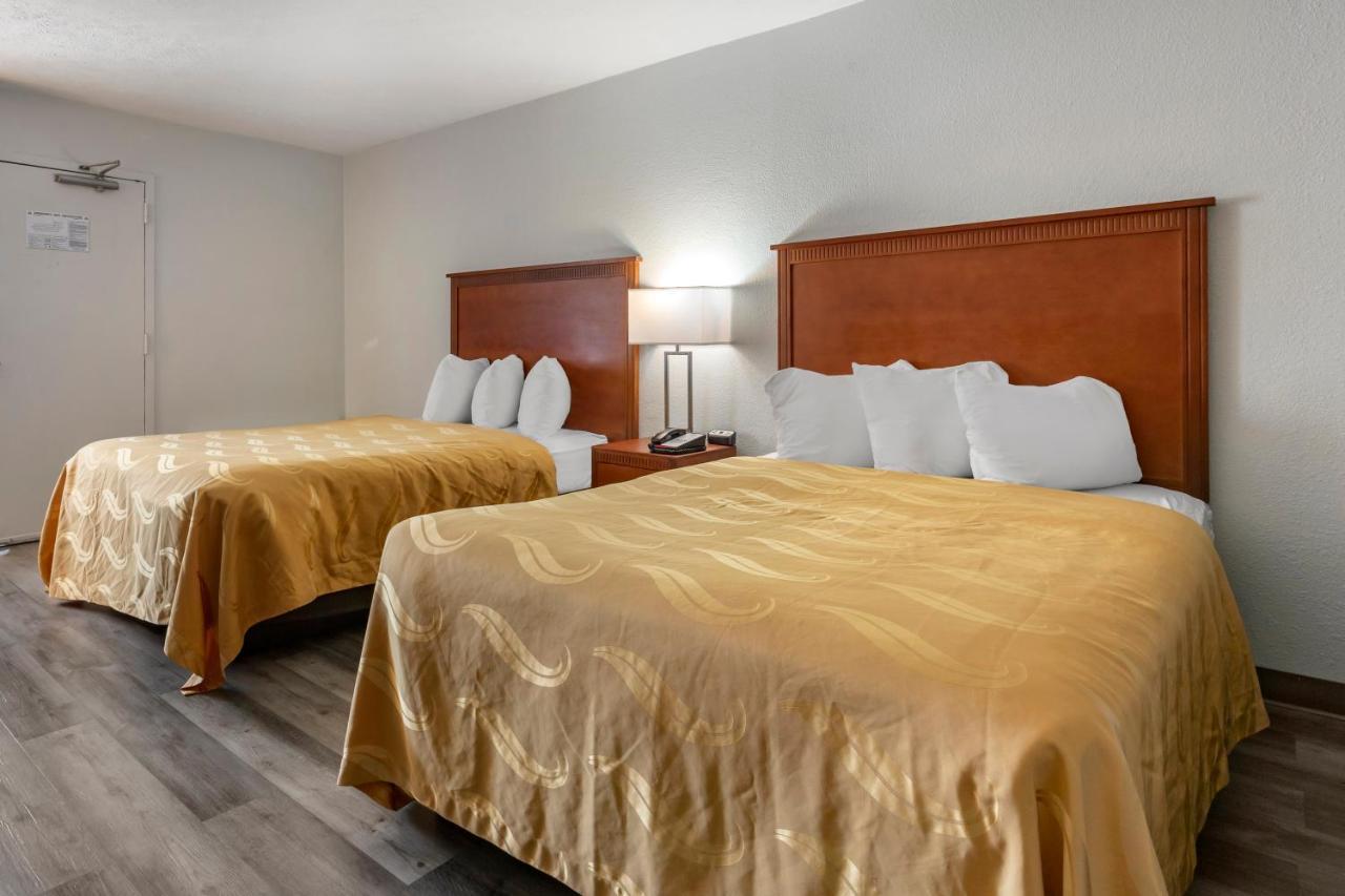 Quality Inn Fayetteville Near Fort Bragg Екстер'єр фото