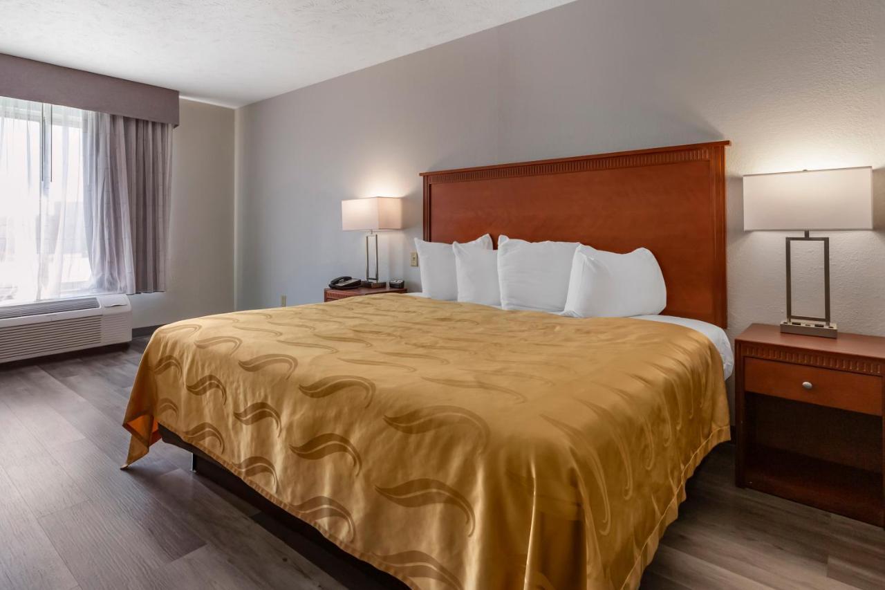 Quality Inn Fayetteville Near Fort Bragg Екстер'єр фото