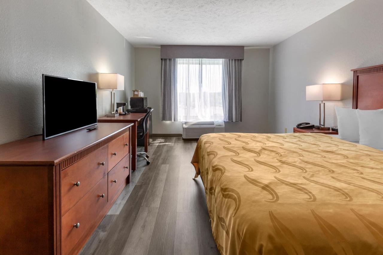 Quality Inn Fayetteville Near Fort Bragg Екстер'єр фото