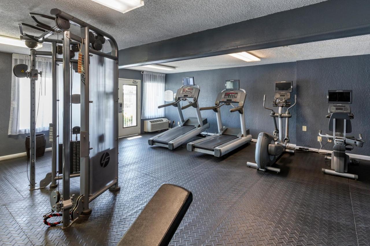 Quality Inn Fayetteville Near Fort Bragg Екстер'єр фото