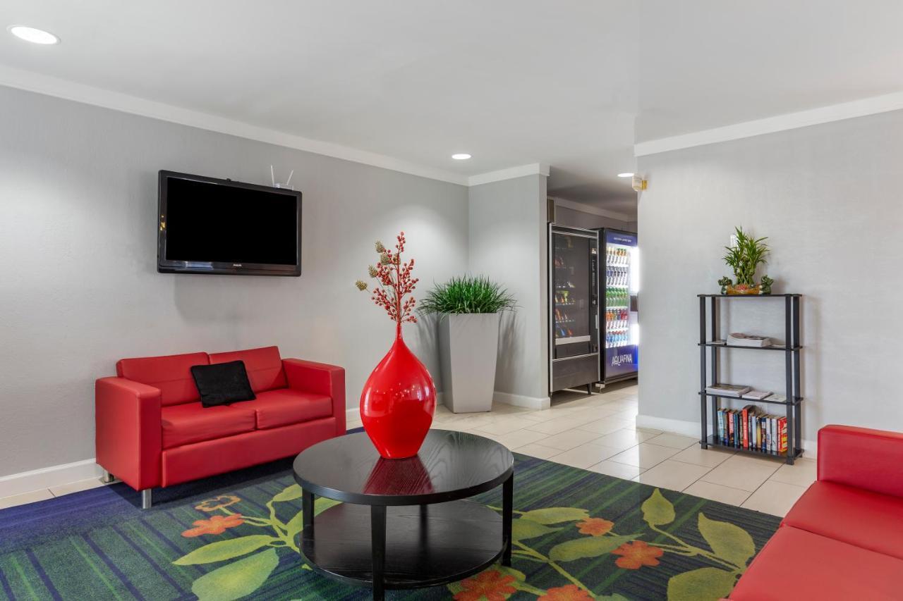 Quality Inn Fayetteville Near Fort Bragg Екстер'єр фото