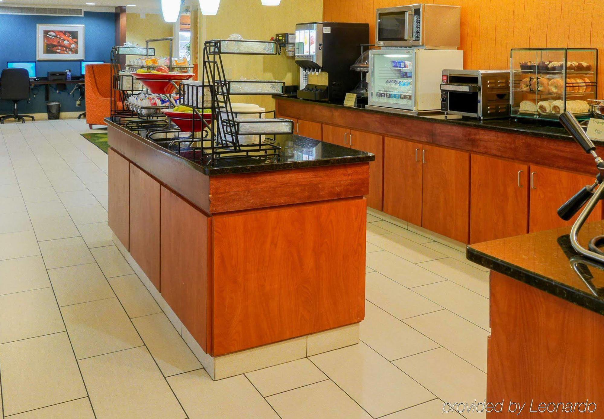 Quality Inn Fayetteville Near Fort Bragg Екстер'єр фото