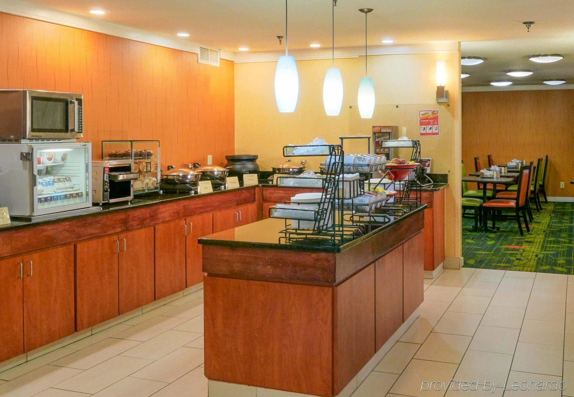 Quality Inn Fayetteville Near Fort Bragg Екстер'єр фото