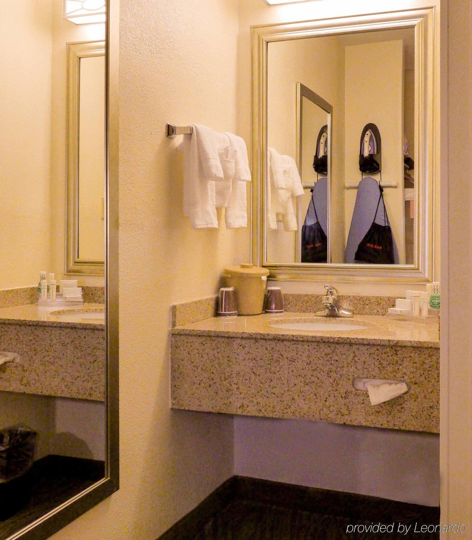 Quality Inn Fayetteville Near Fort Bragg Екстер'єр фото