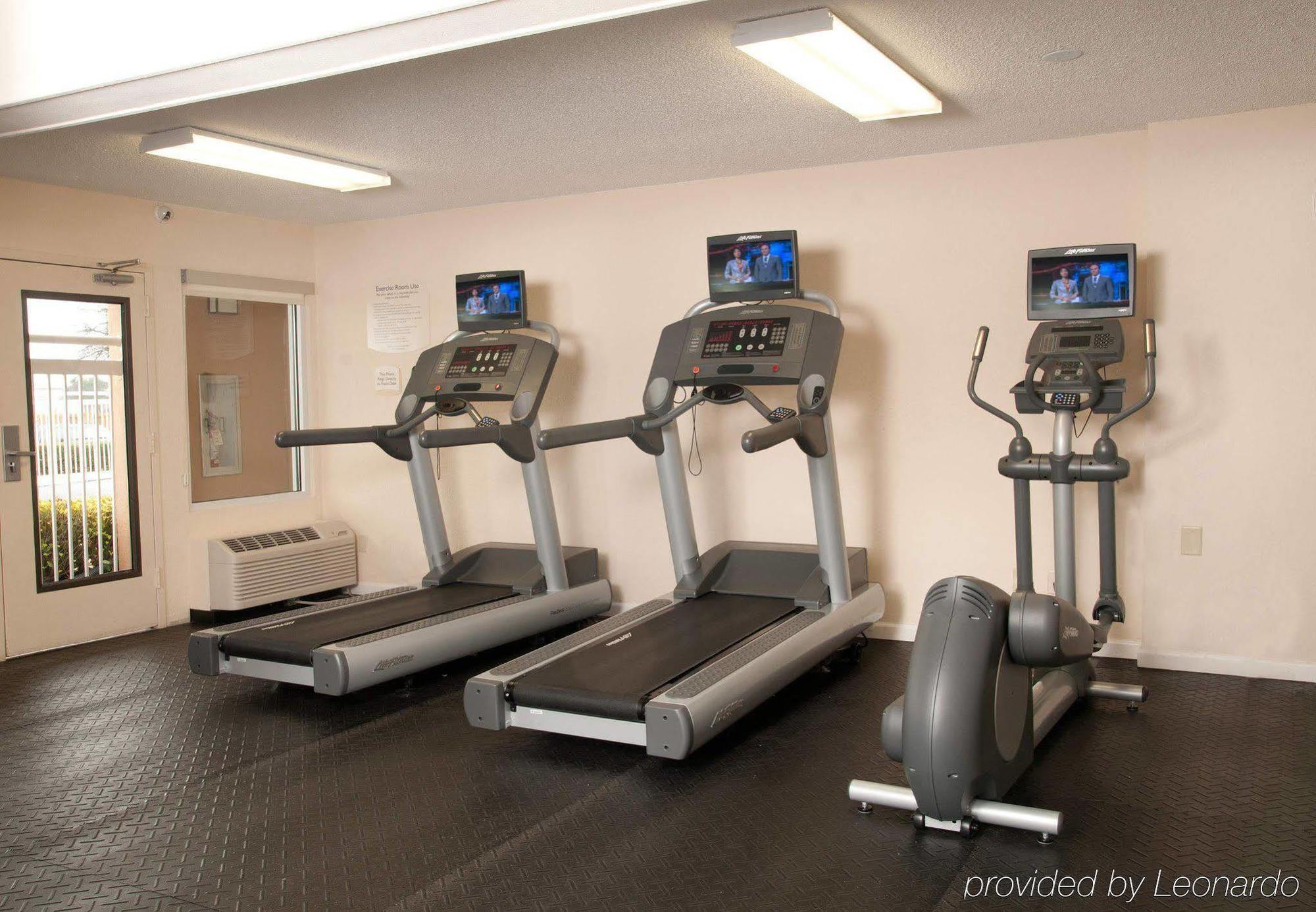 Quality Inn Fayetteville Near Fort Bragg Екстер'єр фото