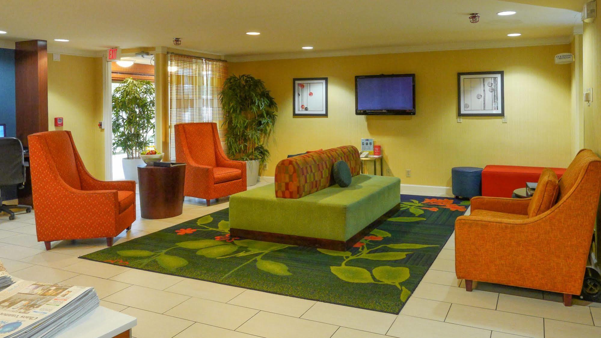 Quality Inn Fayetteville Near Fort Bragg Екстер'єр фото