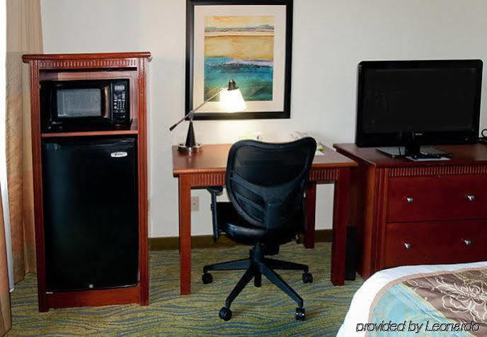 Quality Inn Fayetteville Near Fort Bragg Екстер'єр фото